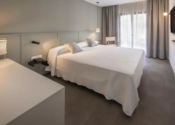 Ght Miratge - Only Adults 18 And Up Hotel